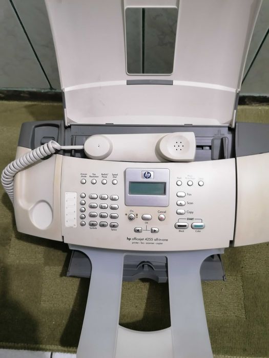 Imprimanta HP jet color 4255, multifuncțională