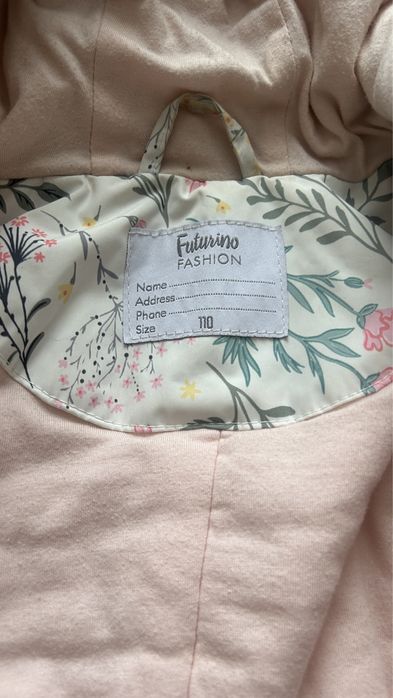 Продам куртку на девочку