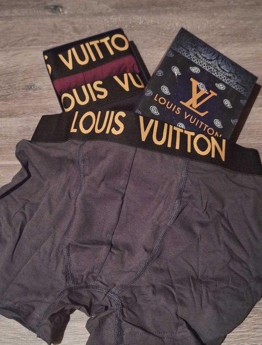 Мъжки боксерки в кутия