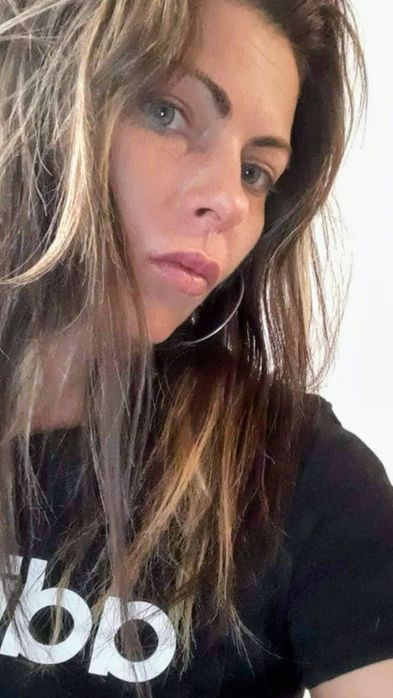 Scapă de Stres și Revitalizează-ți Tenul – Masaj & Tratamente Faciale