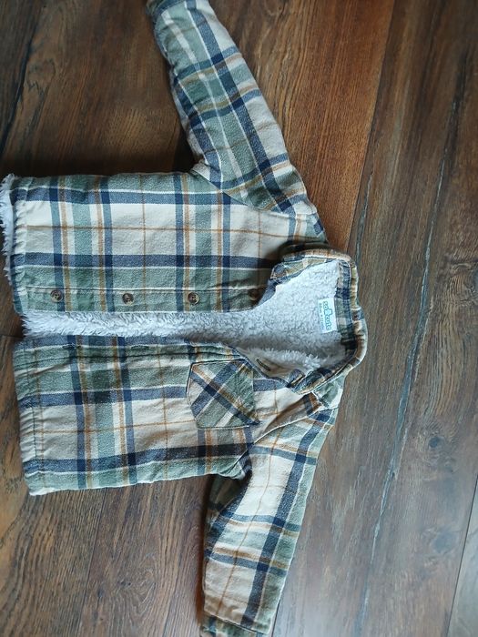 Лот от 7 връхни дрешки - ризи, якенца, елече 80