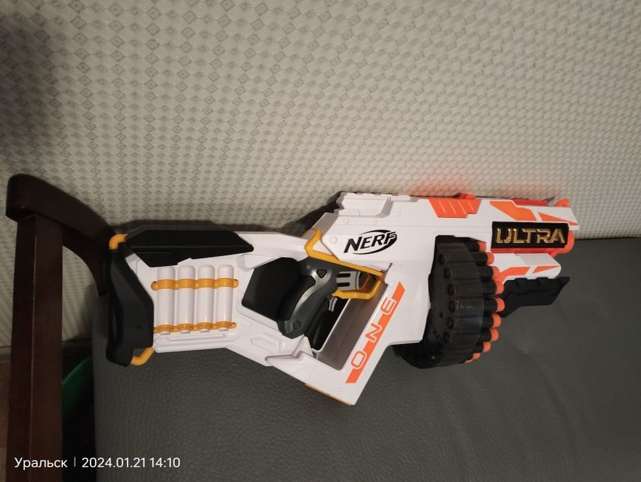 Продам автомат Нёрф ультра.