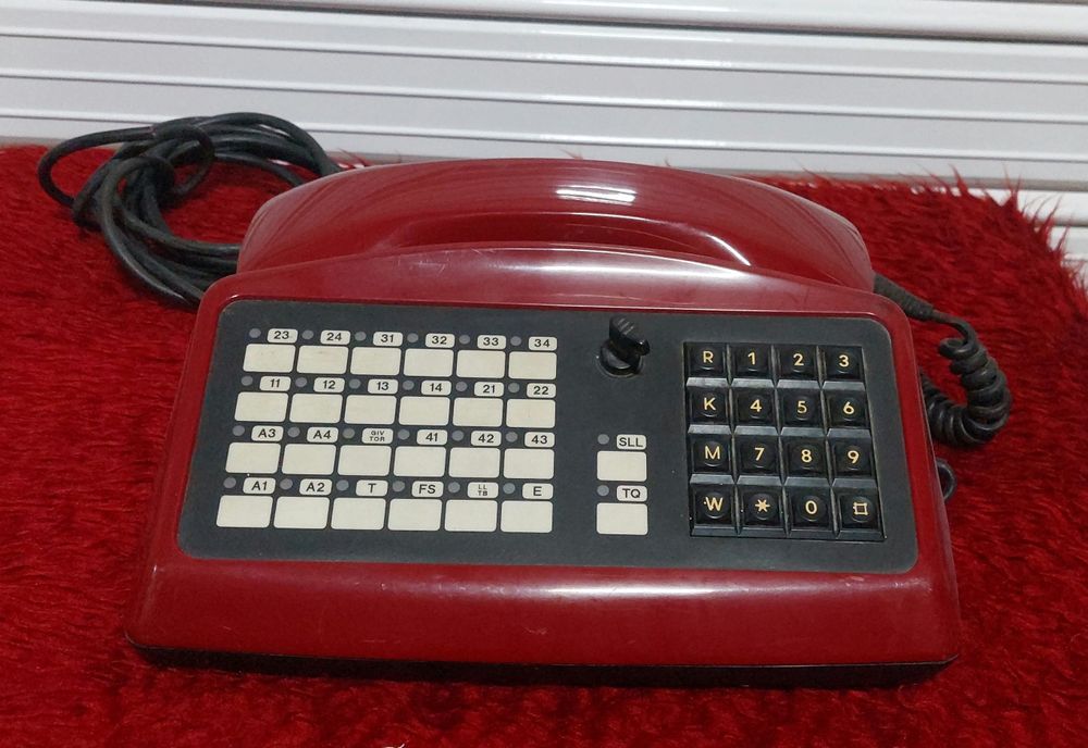 Ретро телефон червен 13 броя