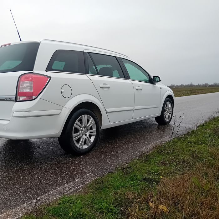 Vând opăl astra h 1.7 2008