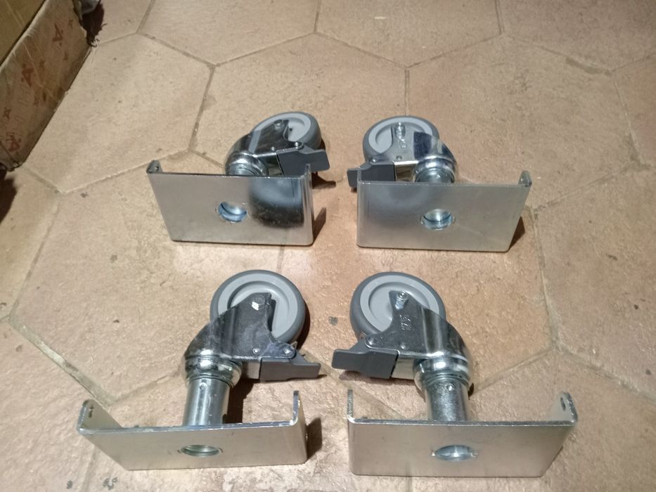 Set 4 Roti pivotante