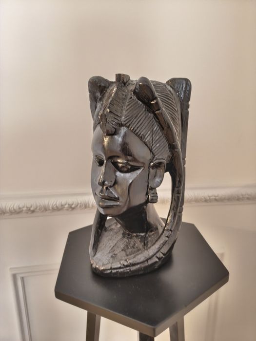 Statue africana din lemn masiv