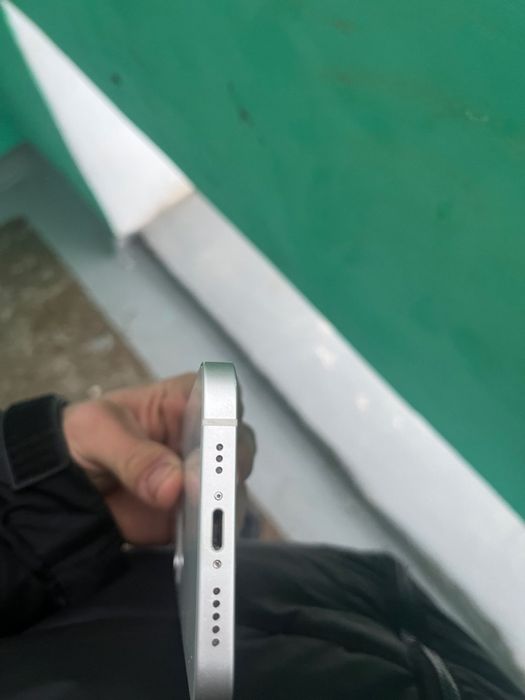 Продам айфон 12