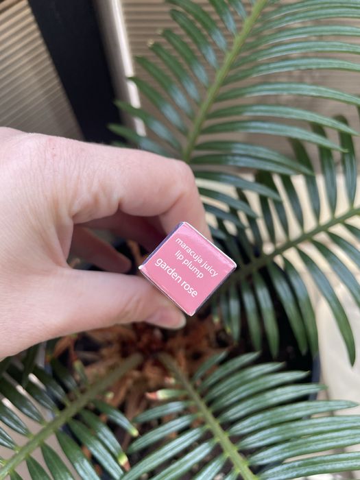 Luciu de buze Maracuja Juicy Lip Plump, Tarte, nuanta Garden Rose, NOU in ambalajul original