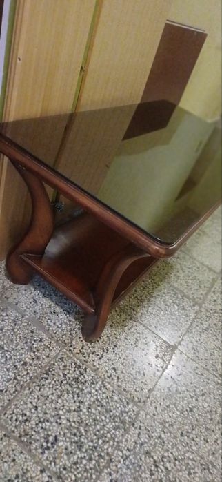 Маса за хол от дърво