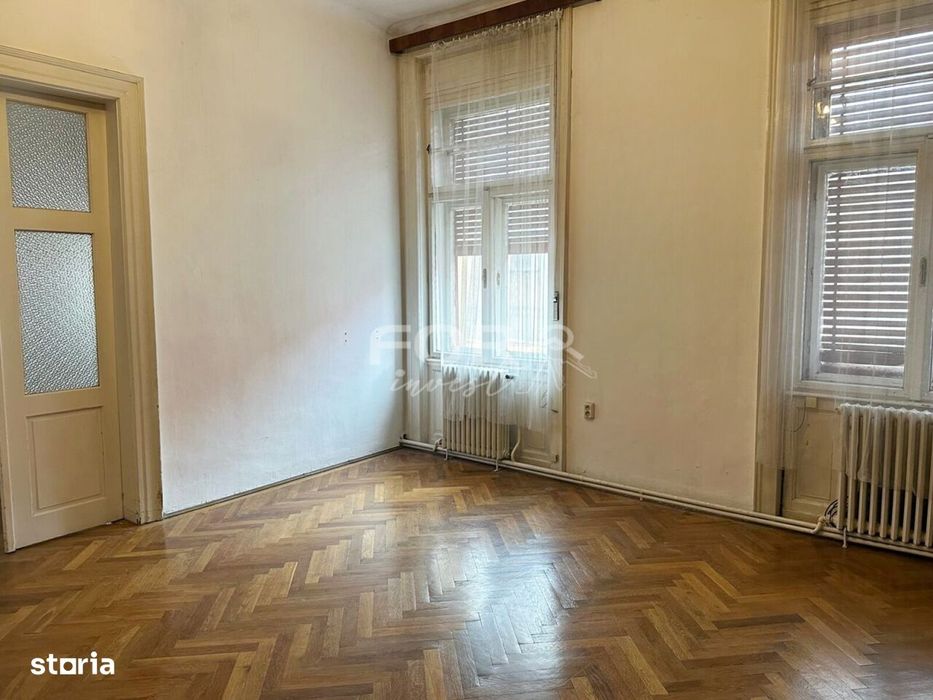 Apartament 2 camere de vanzare,cladire istorica, Piata Unirii