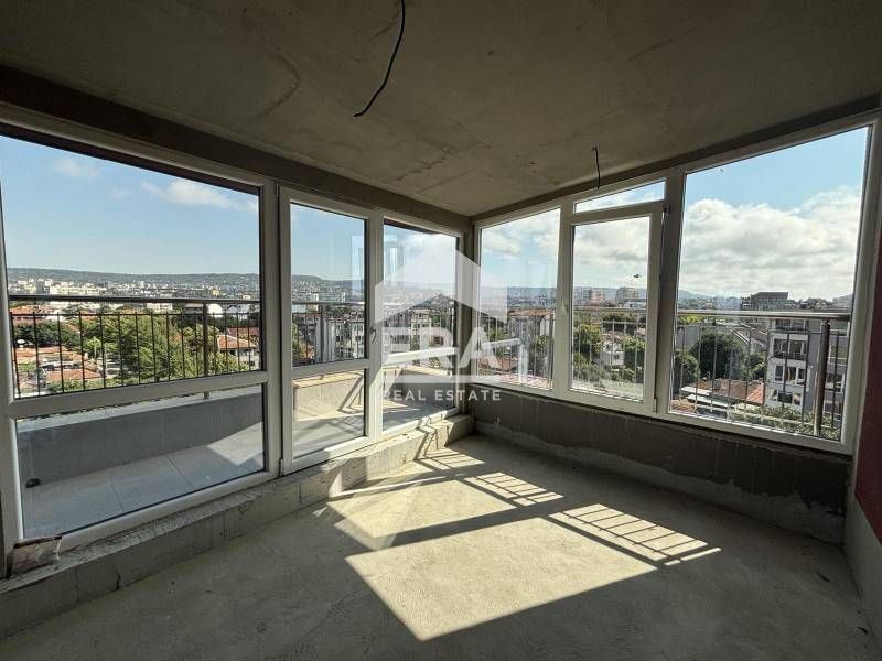 Тристаен апартамент в нова сграда с Акт 16 в района на Колхозен пазар