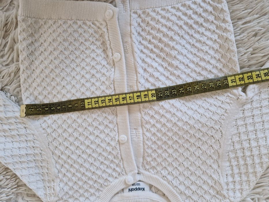 Кофта для девочки 122-128размер. Белая укороченая