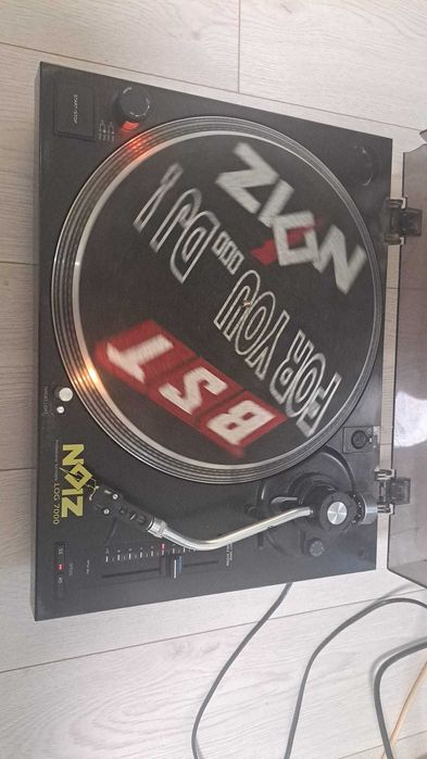 Pick-up-ul profesional Noiz LOG 7000 Professional Turntable, fara ac