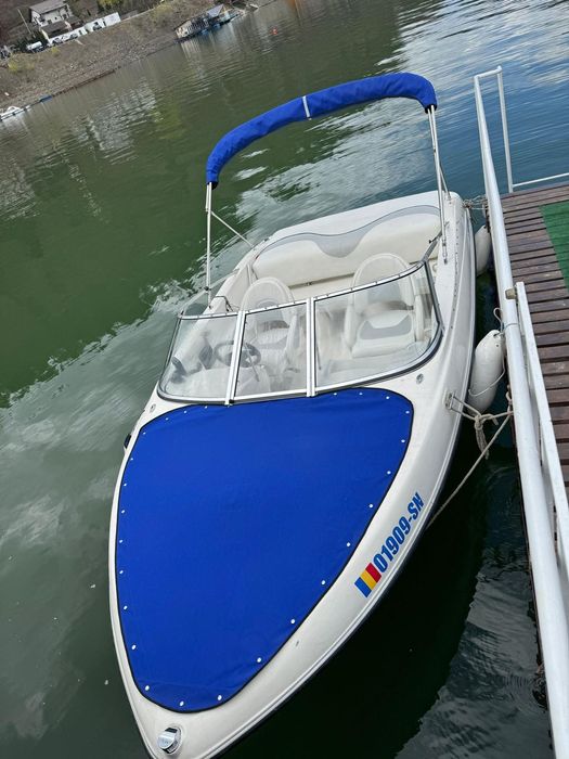 Barca Glastron MX 175 cu peridoc
