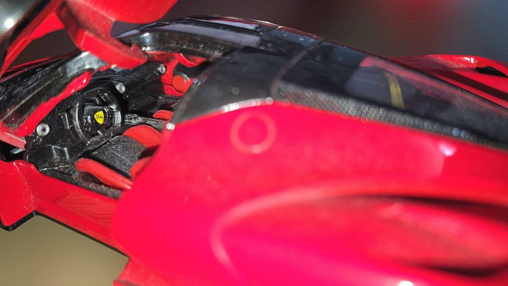 Метални Реалистични модели на спортни коли Ferrari FXX и Bugatti Divo