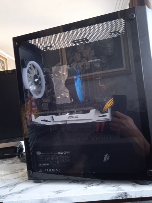 Vând unitate i7 7700