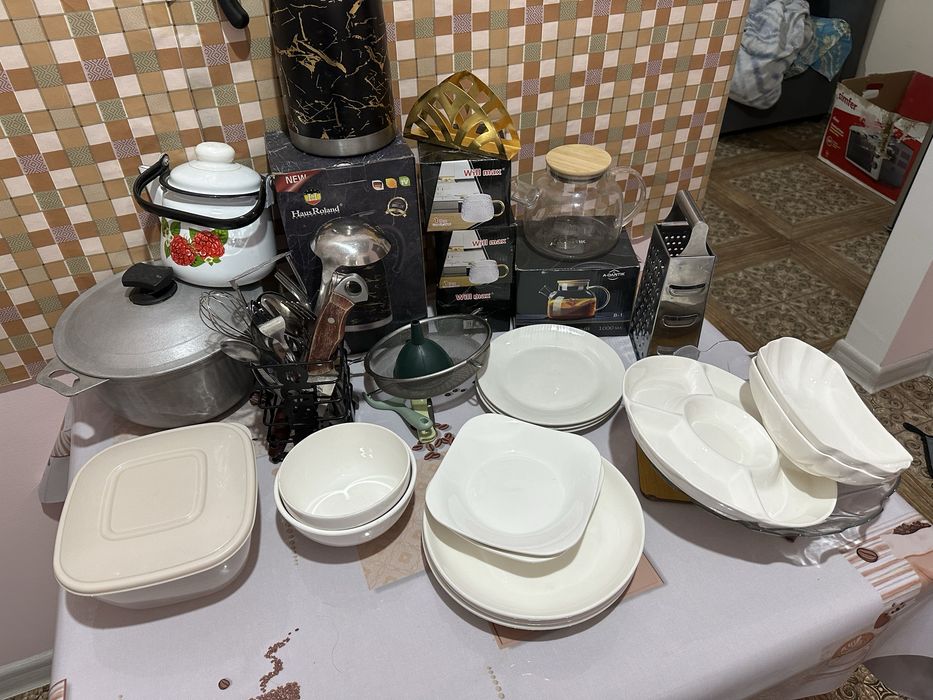 Срочно продам тарелки все