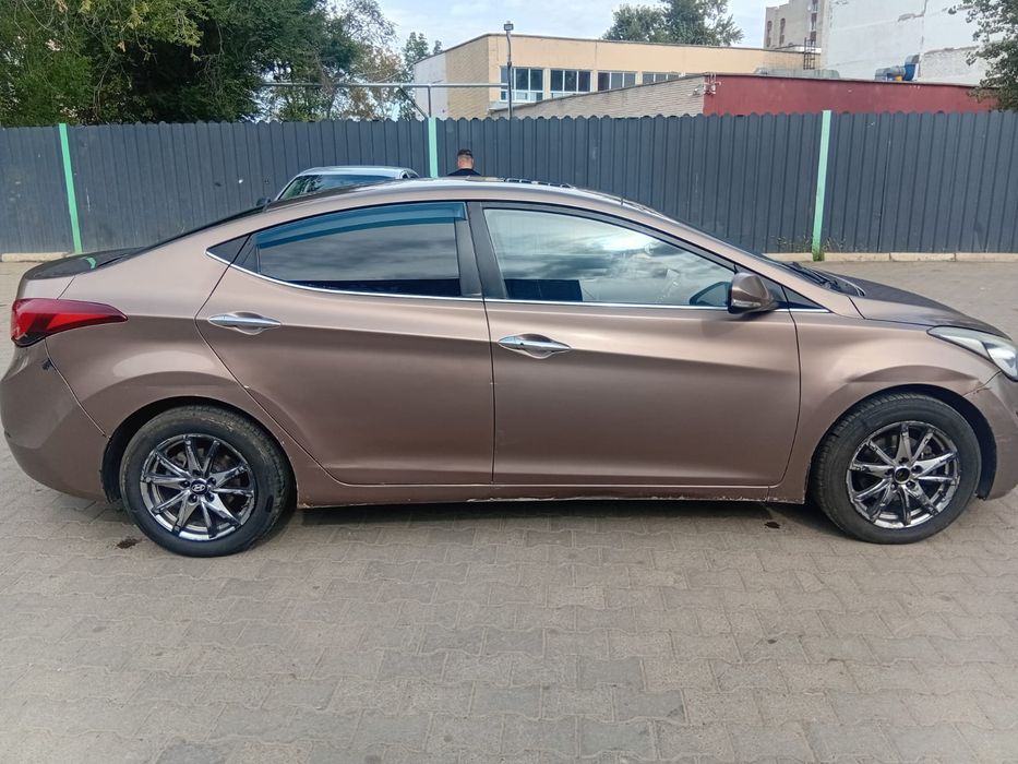Автомобиль Hyundai Elantra