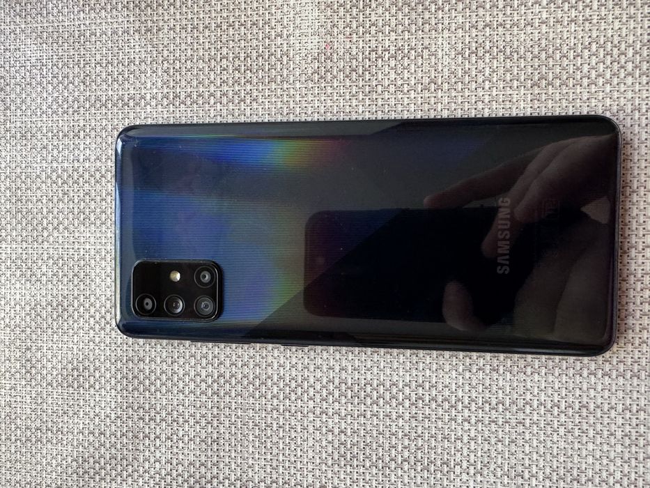 Продам Samsung A71, 6/128 в идеальном состоянии