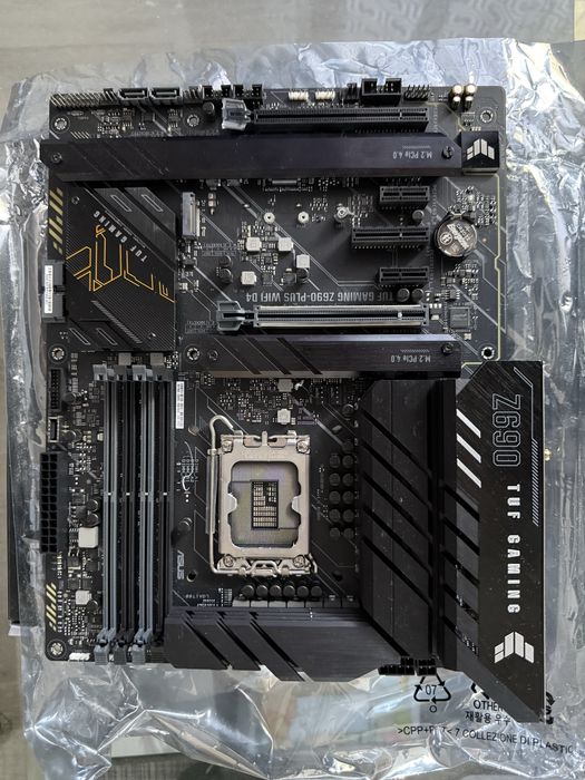 Placa de baza Asus Tuf Gaming z690-plus WIFI d4