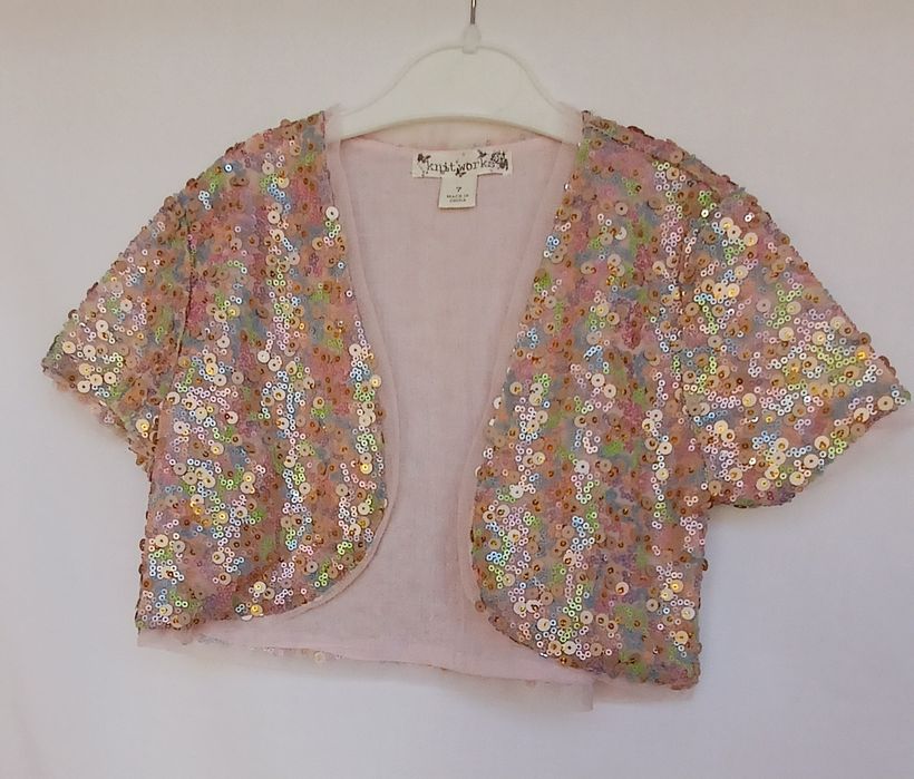 Детски поли за всякакъв повод красиви и стилни.