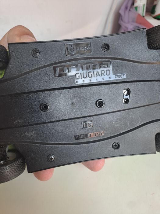 Vand macheta burago 1/18