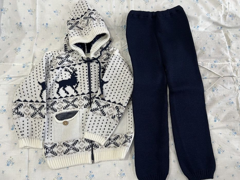 Вязаный костюм для мальчика новый хорошего качества