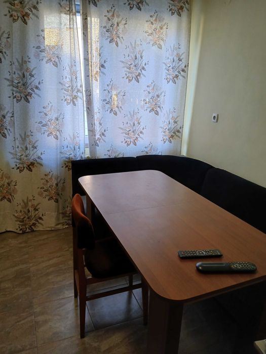 Дава се под наем Двустаен апартамент в Плевен, Идеален център - 70 кв.м за 357 € - Снимка #2