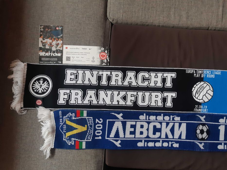 Шалове на Левски+книжка и билет от мача с Айнтрахт Франкфурт
