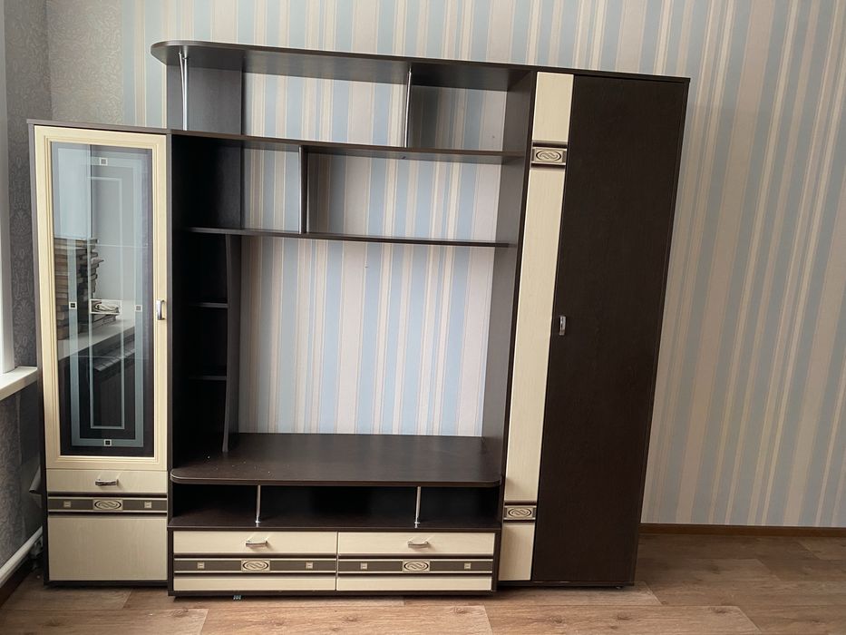 Продам стенку в зал