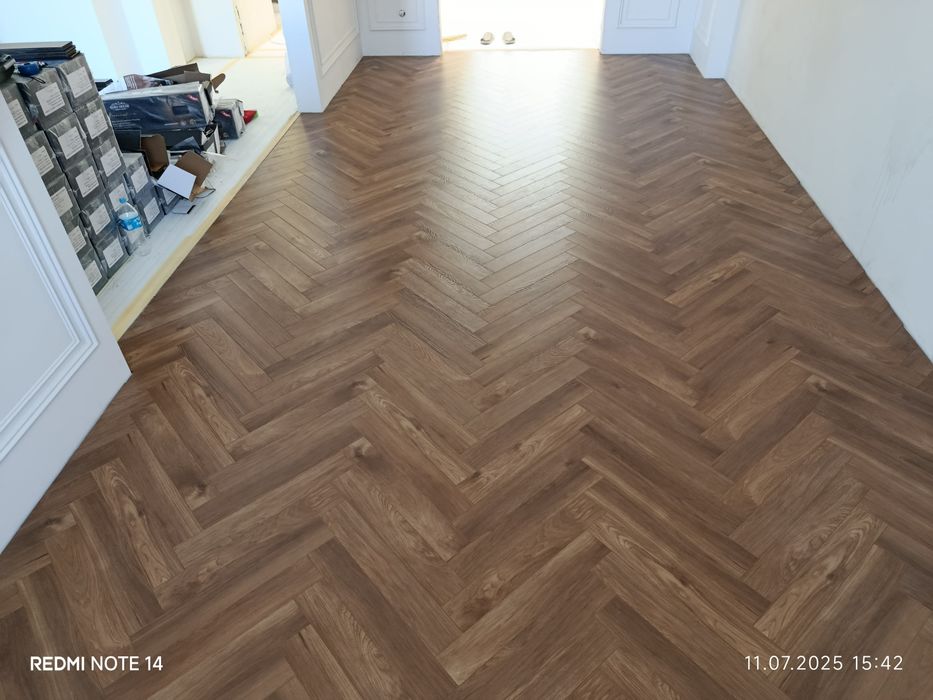 Укладка ламината ёлочкой.