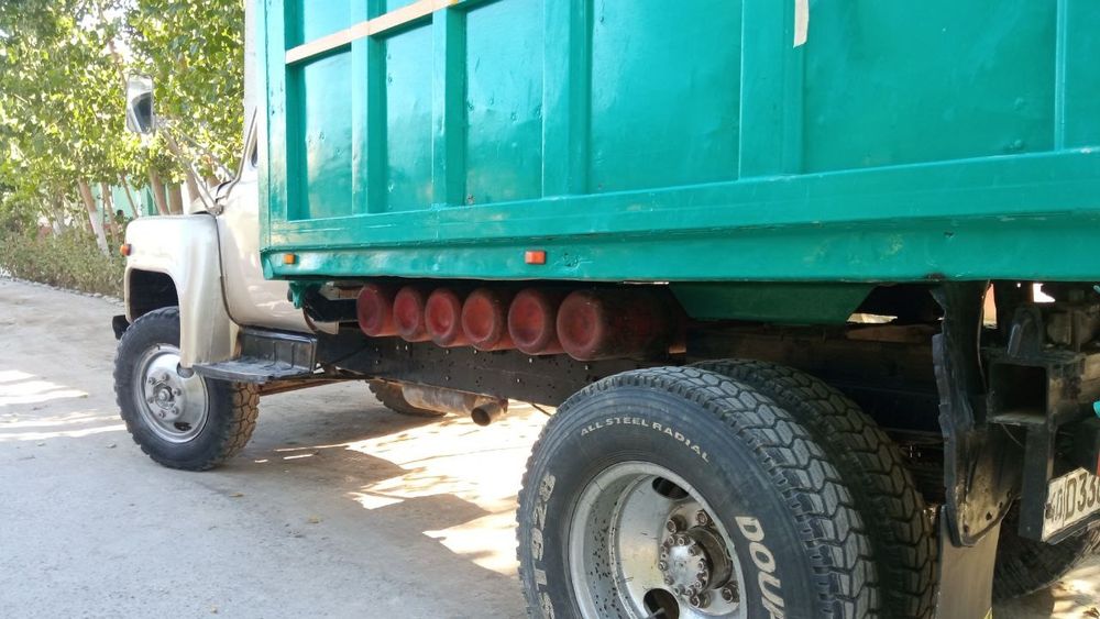 Газ 53.                                        .