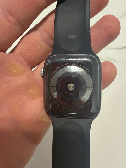 Vand apple watch series 4 de 44 m