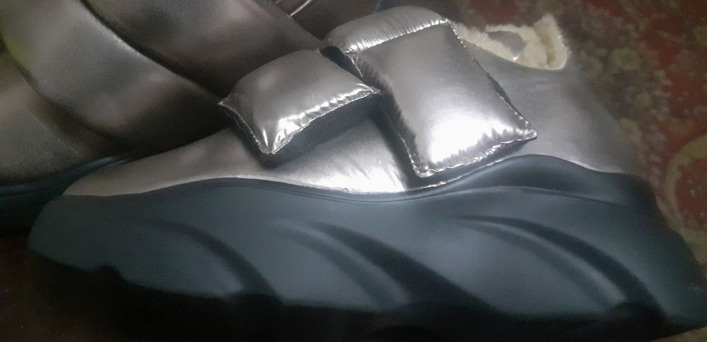 Крассовки демисизонные.