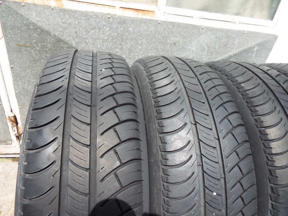 vand 4 anvelope de vara 185/65/15 michelin ,logan,sandero pret 300ron toate4