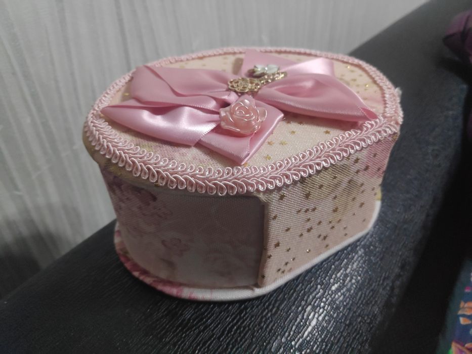Продам Шкатулка  для украшений для деаочек