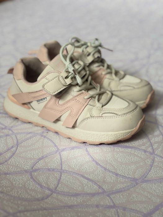 Кросовки и сапоги зимние 36 размера