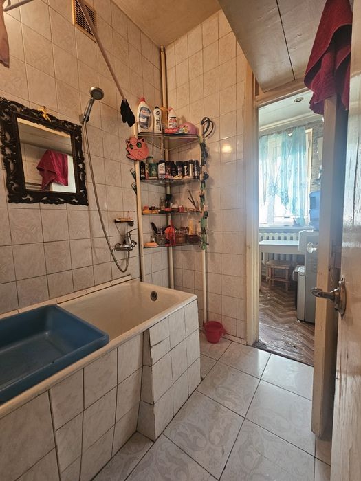 Продам 2 комнатная Буюк ипак йули метро