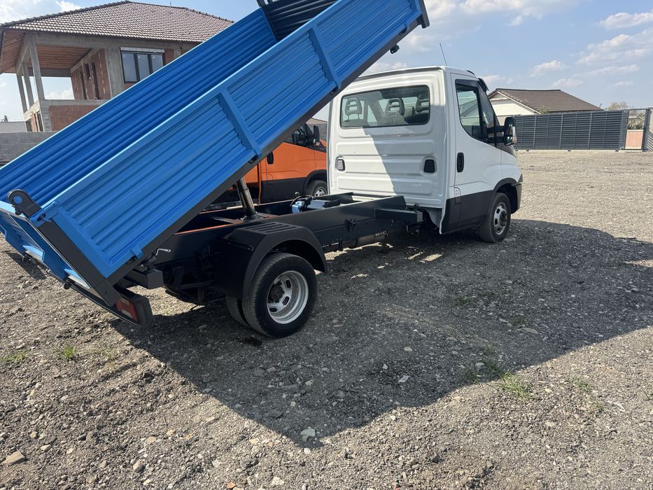 Iveco 30c15 basculabil pe 3 parti