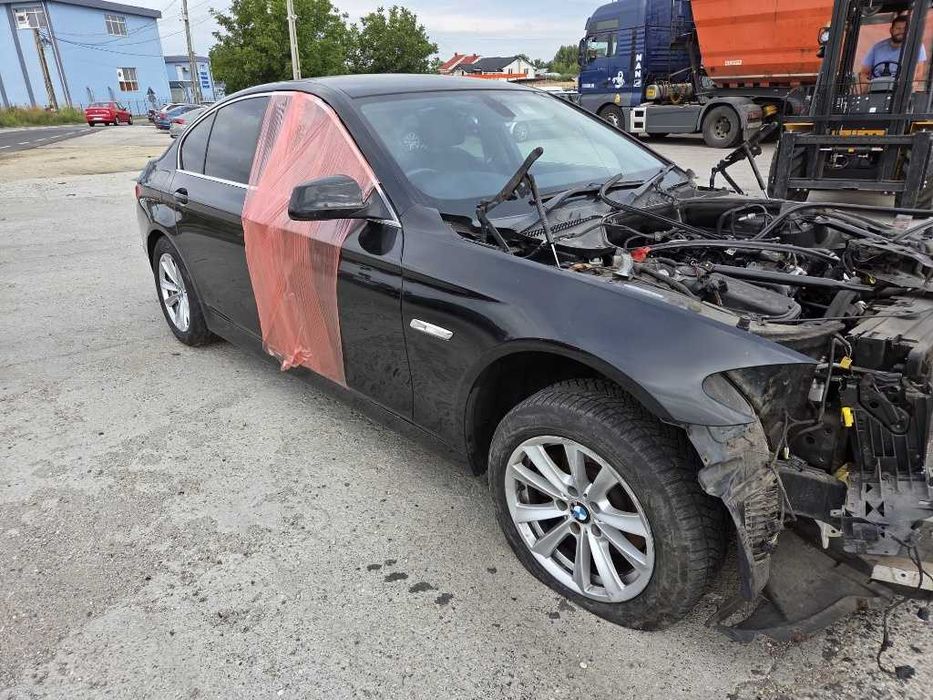Dezmembrez Bmw Seria 5 F10 2.0 D N47D20C 184cp cutie manuala an 2012 cod culoare BLACK SAPPHIRE METALLIC (475)