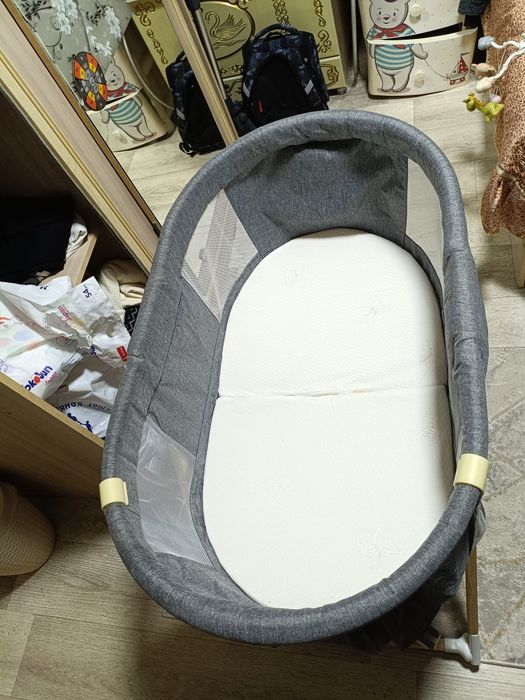 Манеж- колыбель, кровать