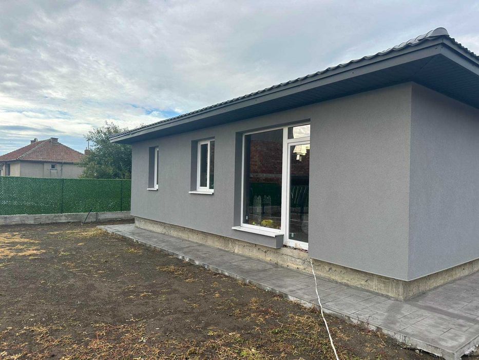 Нова къща с двор до Несебър