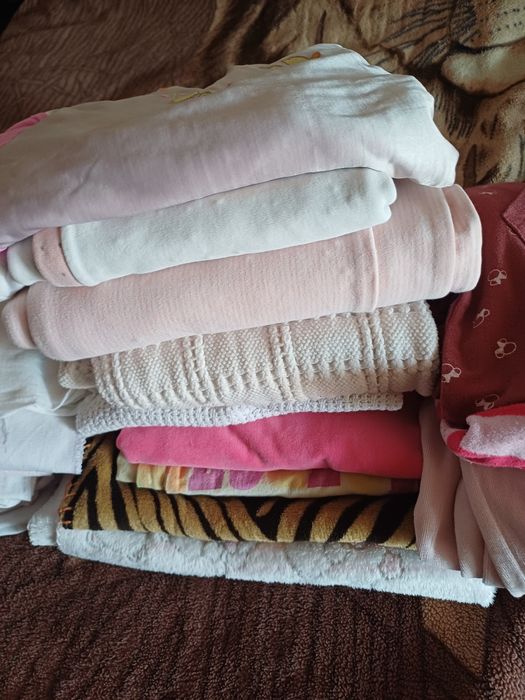 Цял лот с одеяла,чаршафчета и  пеленки