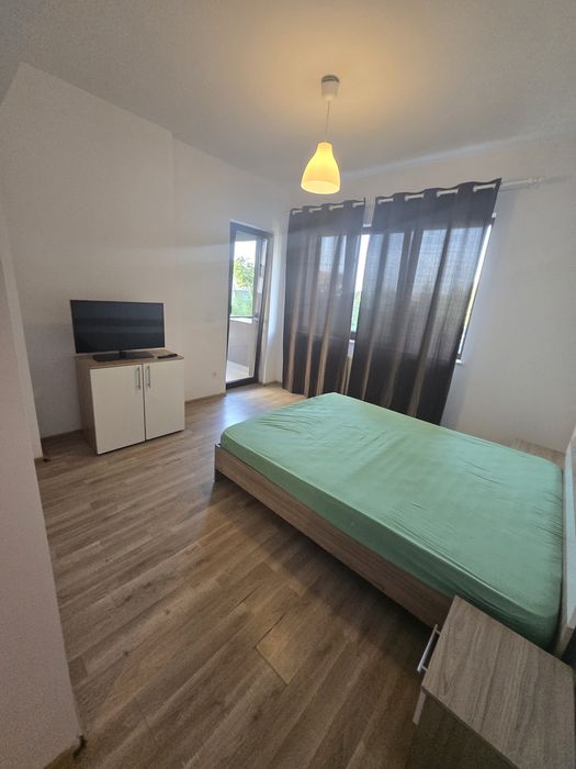 Închiriez apartament