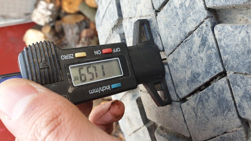 Джанта с гума 275 70 22.5 семперит