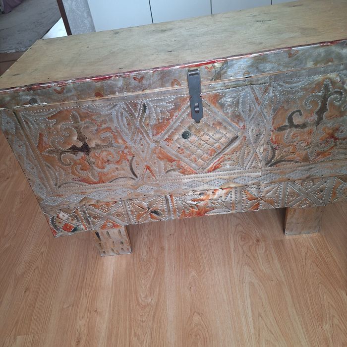 Сандық сатылады. Продается сундукк