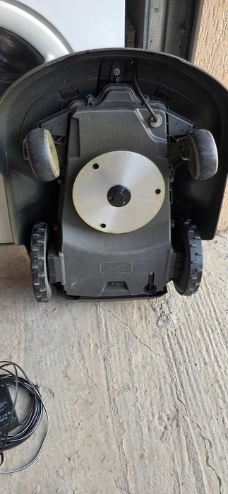 Robot tuns gazonul Husqvarna 310