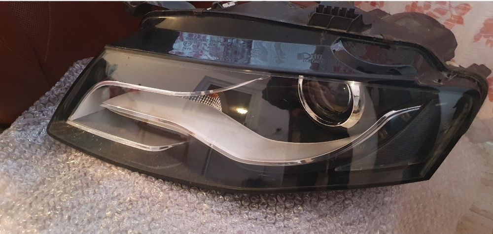 Far Audi a4 b8 Stanga  Dreapta bi-xenon led Complet