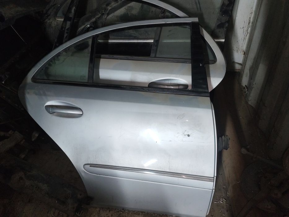 Продам двери на Мерседес w211 e class w 220 s class