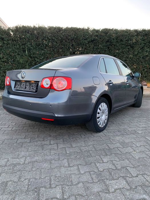 Primul propietar VW Jetta Facelift 2009/10 Confortline Dotat 1.6 MPI